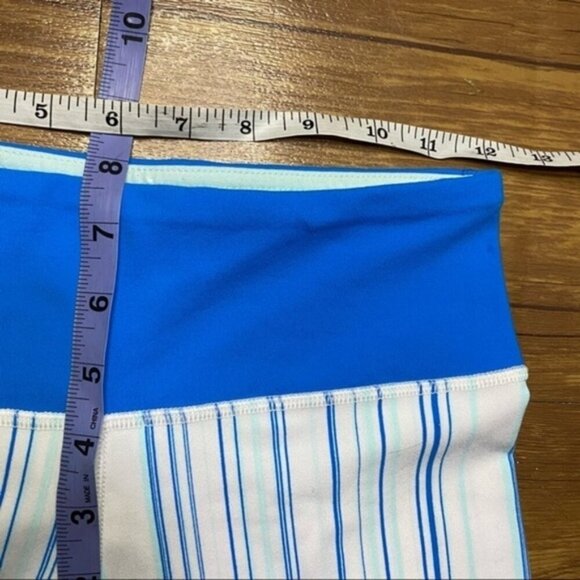 Lululemon Wunder Under Crop Candy White Stripe Size 4 - Picture 6 of 9